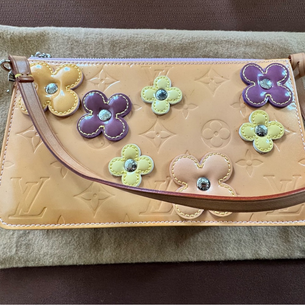Louis Vuitton Fleur Lexington Yellow Vernis Pochette Bag